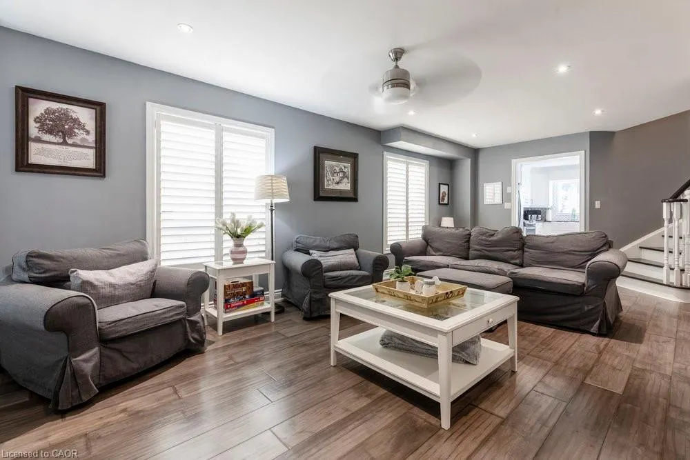 15 Buttercup Crescent