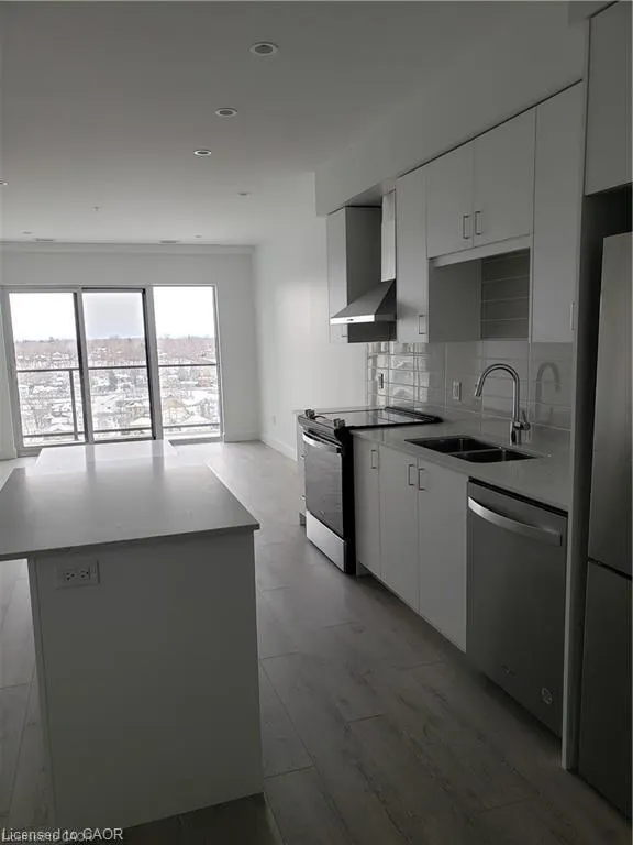 15 Glebe Street, #1211