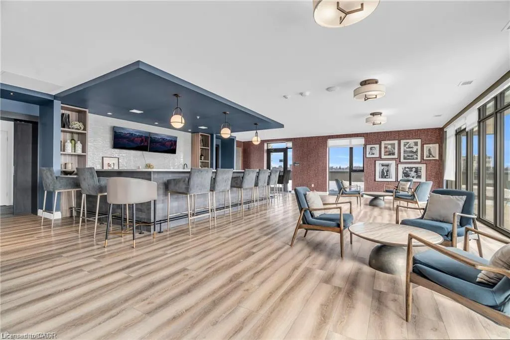 15 Glebe Street, #1211