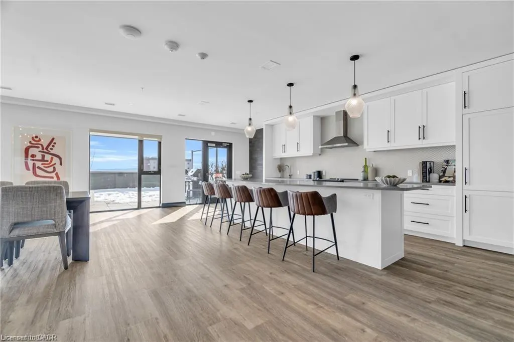 15 Glebe Street, #1211