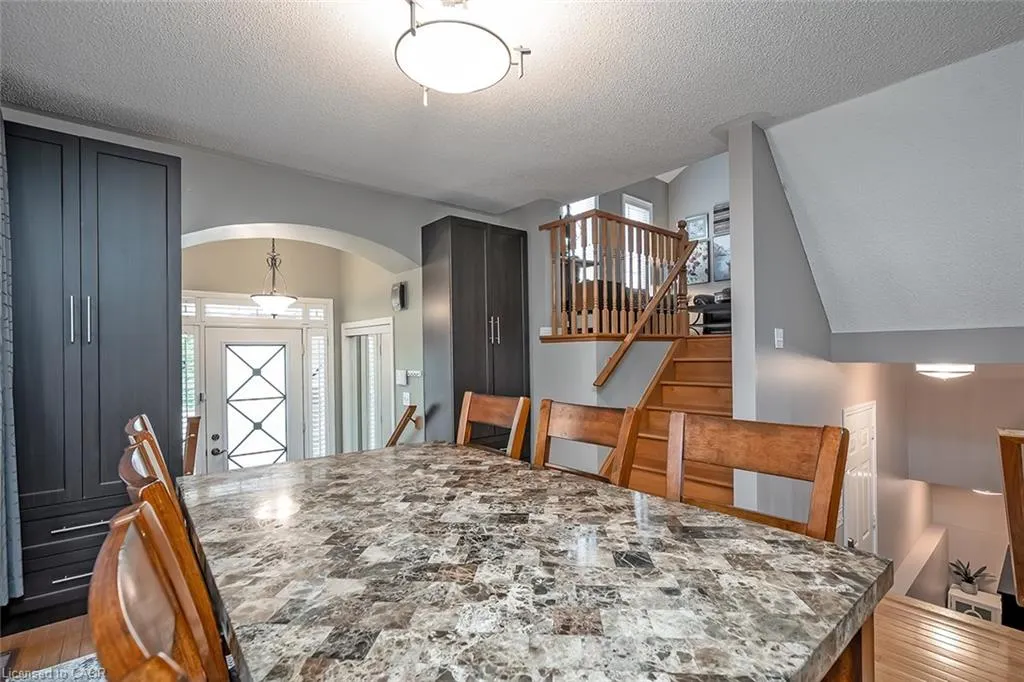 5586 Churchill Meadows Boulevard