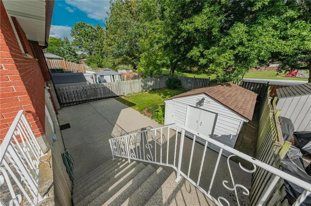 55 Lauris Avenue