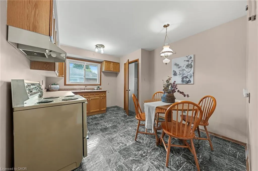 55 Lauris Avenue