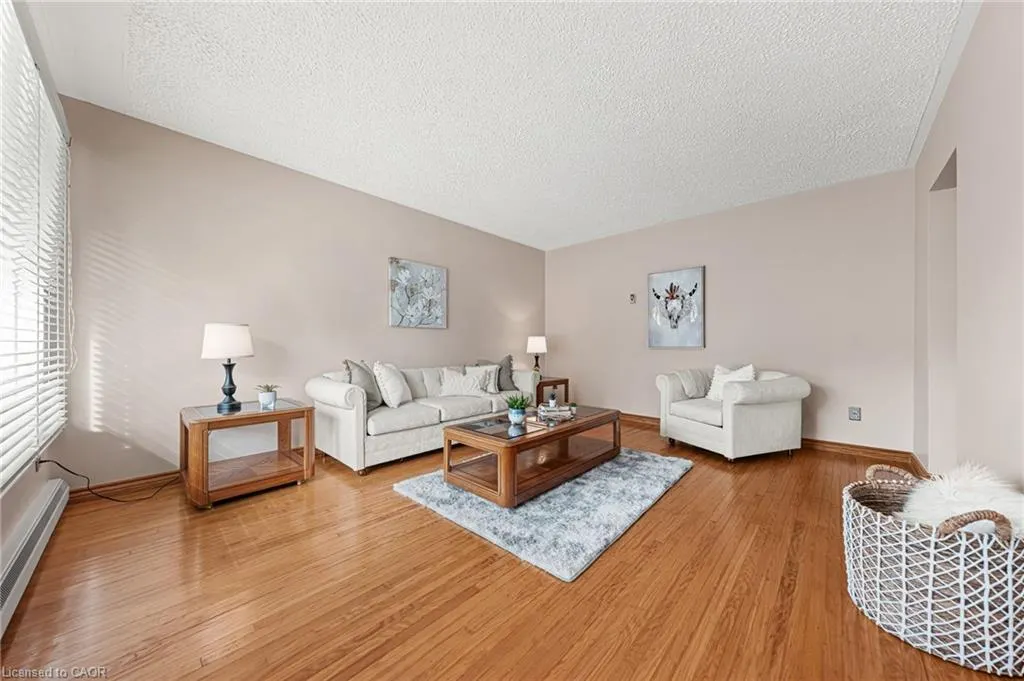 55 Lauris Avenue