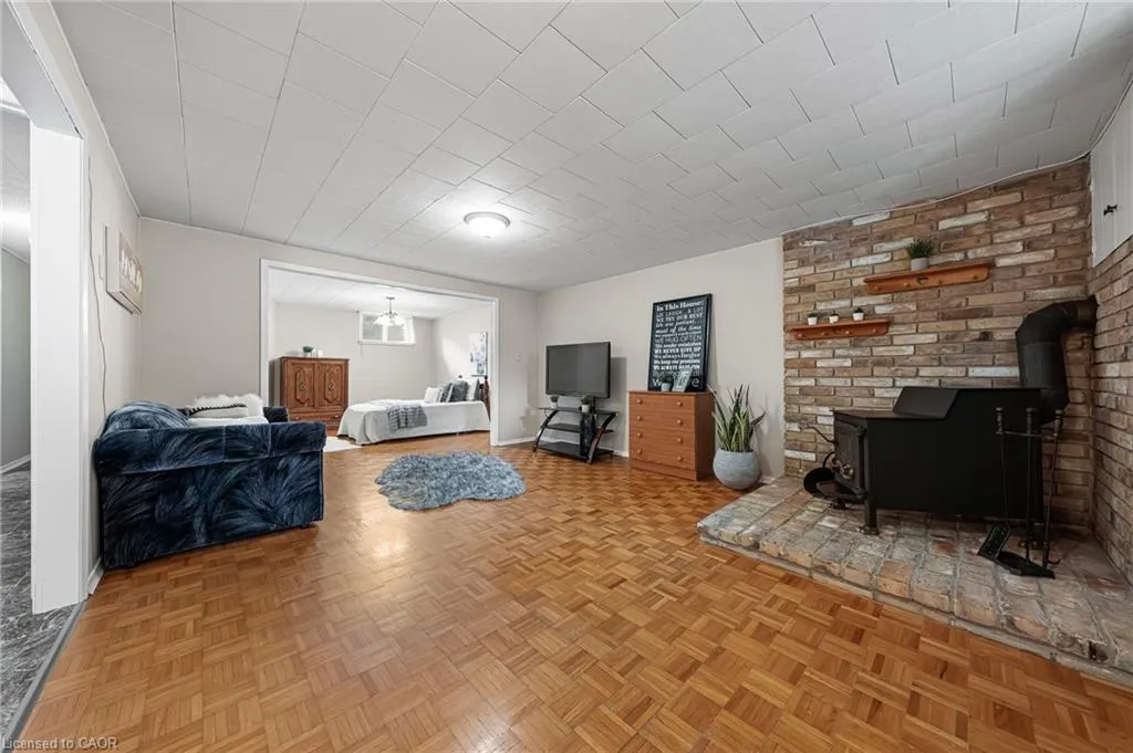 55 Lauris Avenue