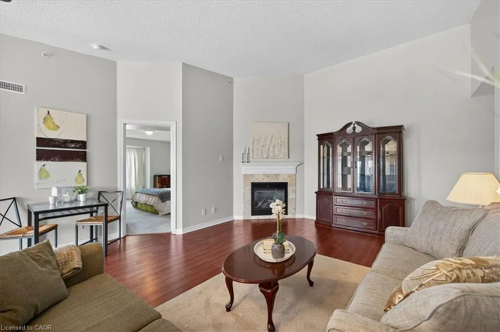 2055 Appleby Line, #402