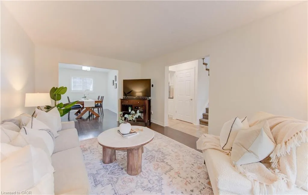 43 Winding Way