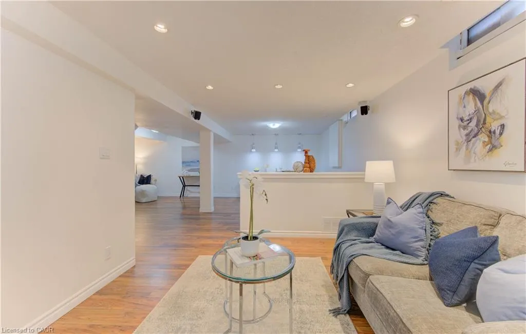 43 Winding Way