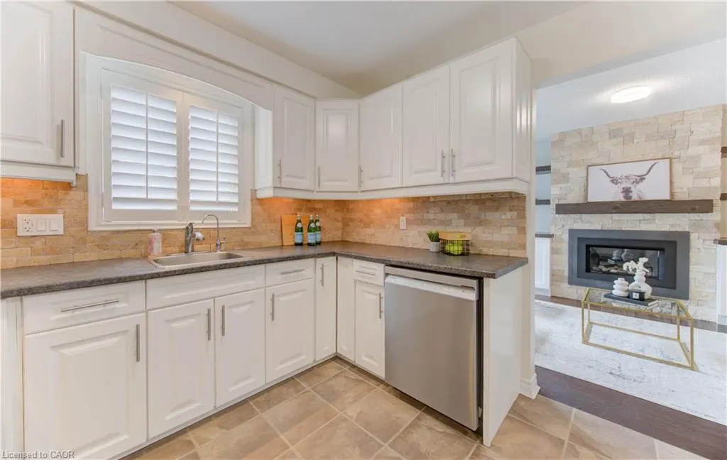 43 Winding Way