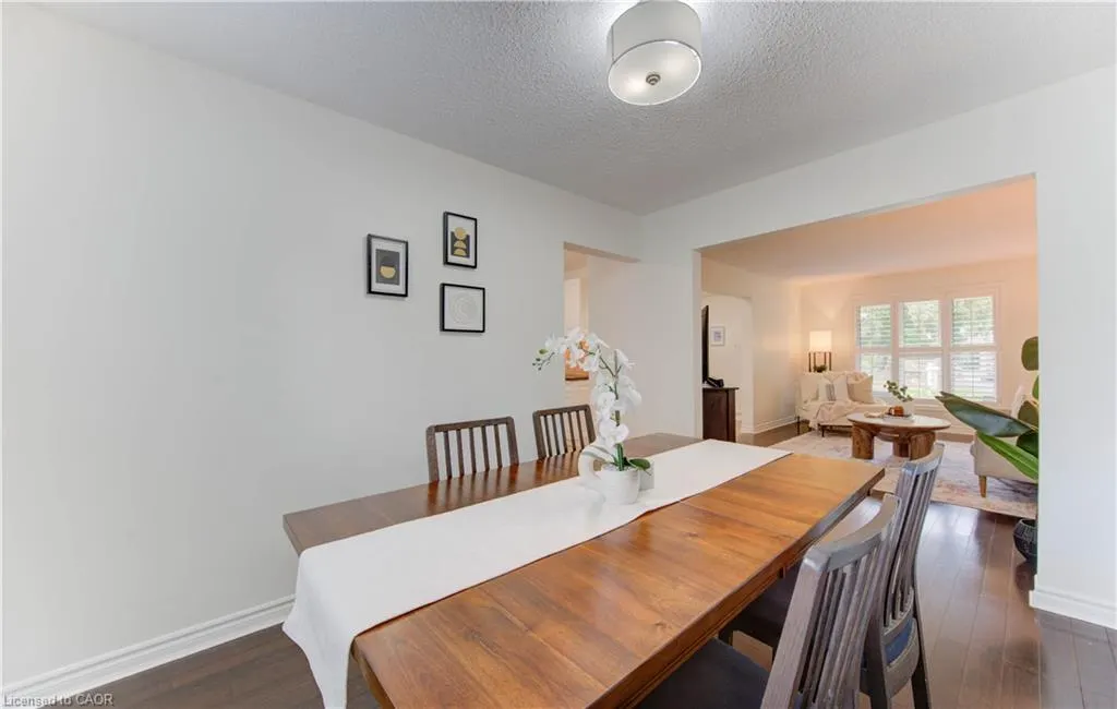 43 Winding Way