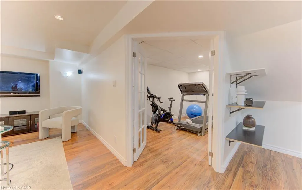 43 Winding Way