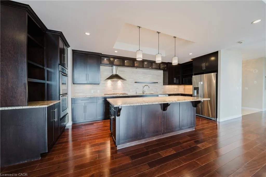 191 King Street S, #1306