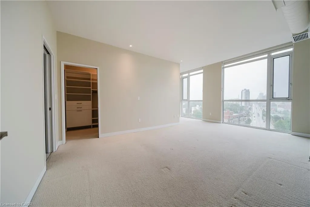 191 King Street S, #1306