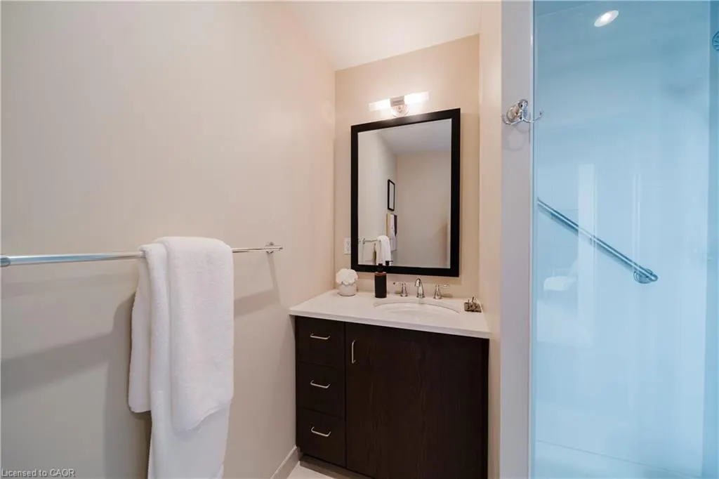 191 King Street S, #1306