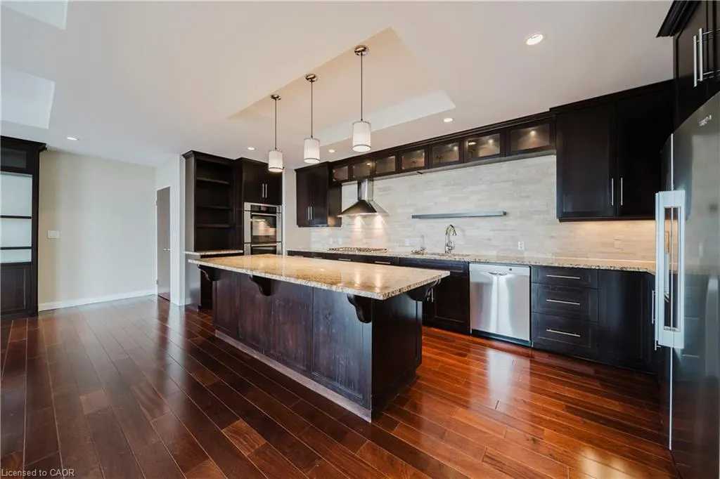 191 King Street S, #1306