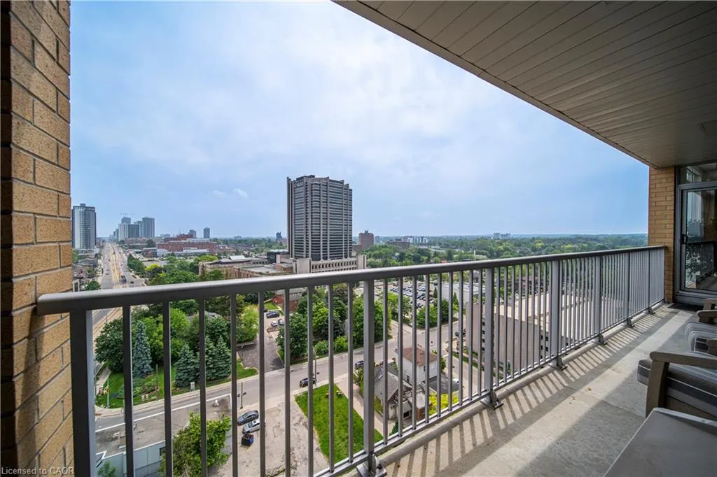 191 King Street S, #1306