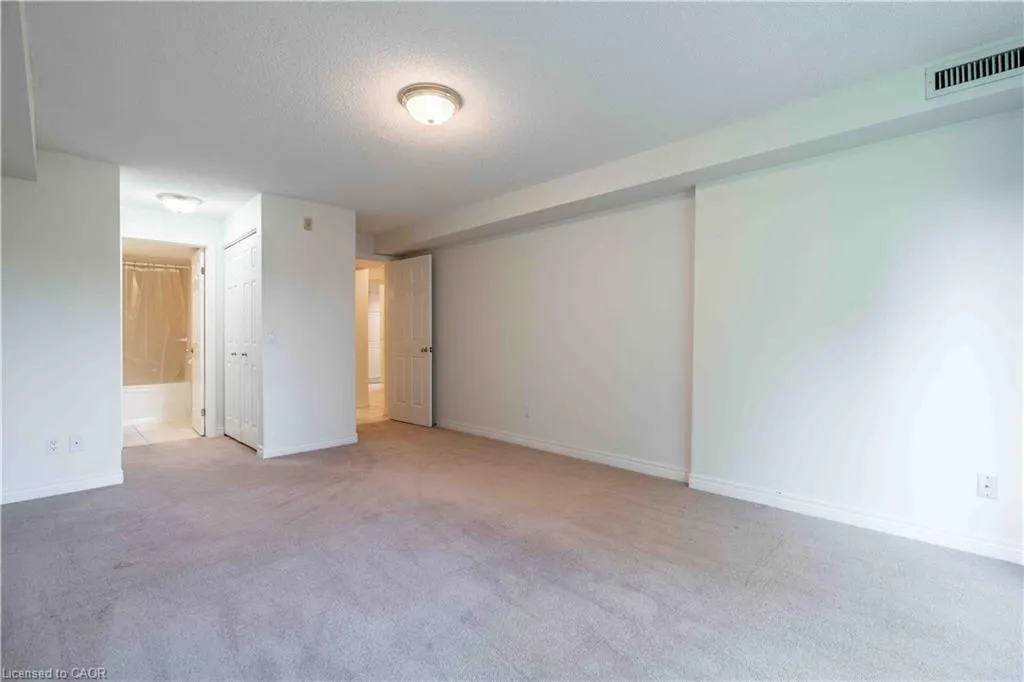 980 Golf Links Road, #207