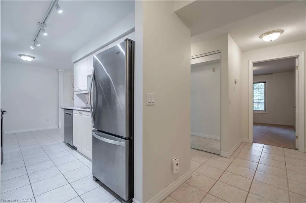 980 Golf Links Road, #207