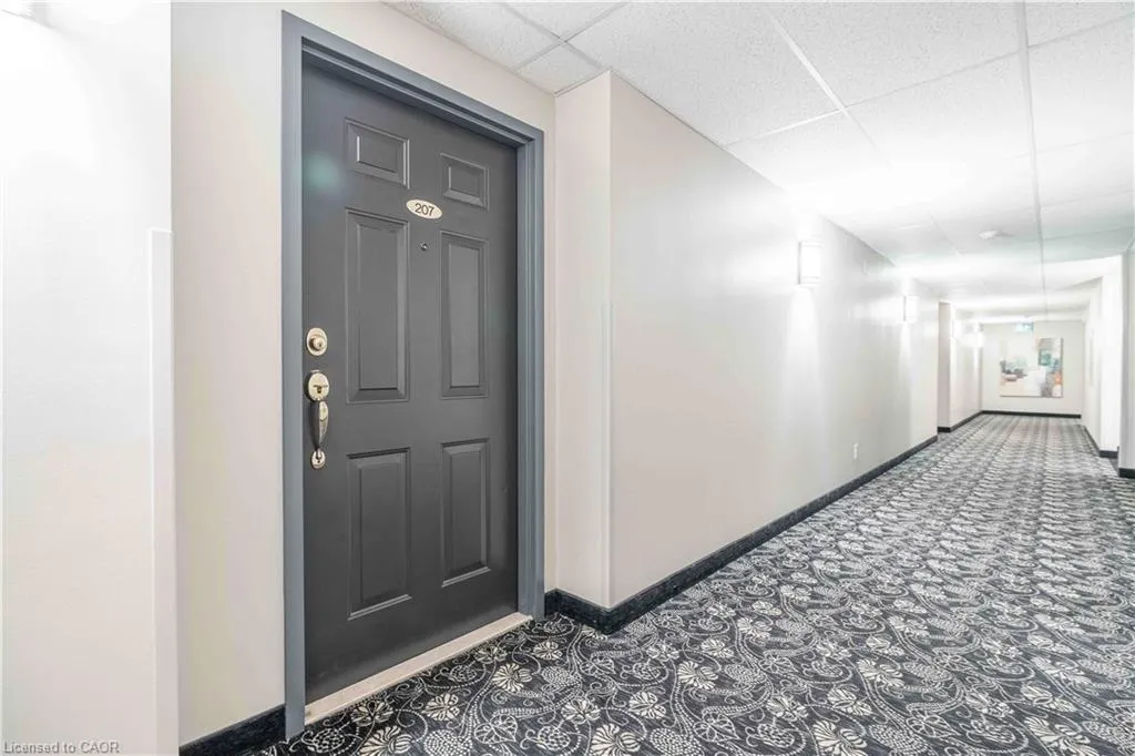 980 Golf Links Road, #207