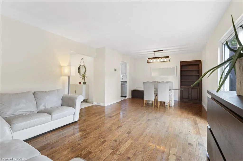 79 Adis Avenue