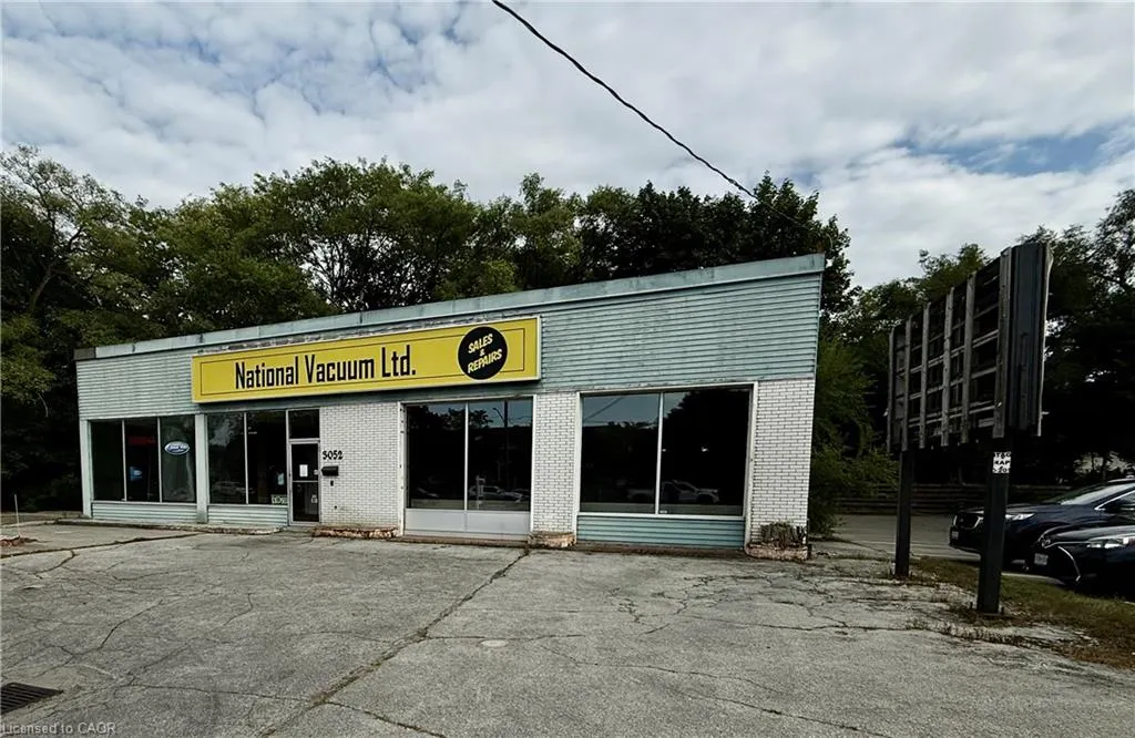 3052 New Street