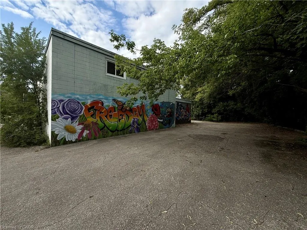 3052 New Street