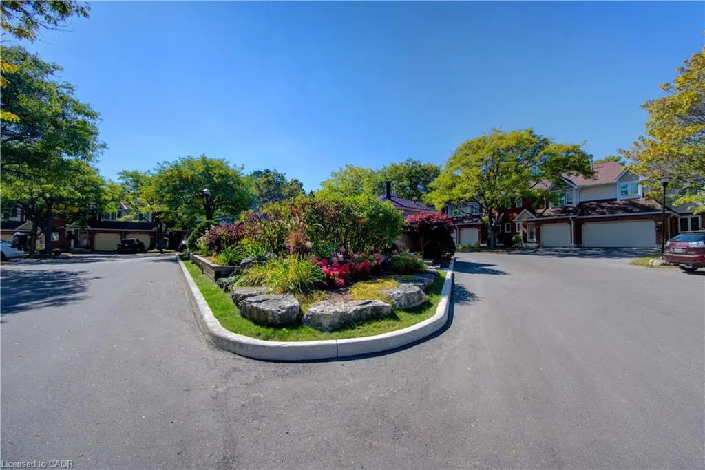 523 Beechwood Drive, #5
