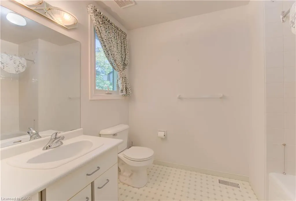 523 Beechwood Drive, #5