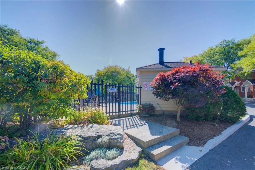 523 Beechwood Drive, #5