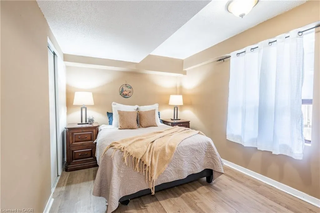 4872 Valley Way, #101