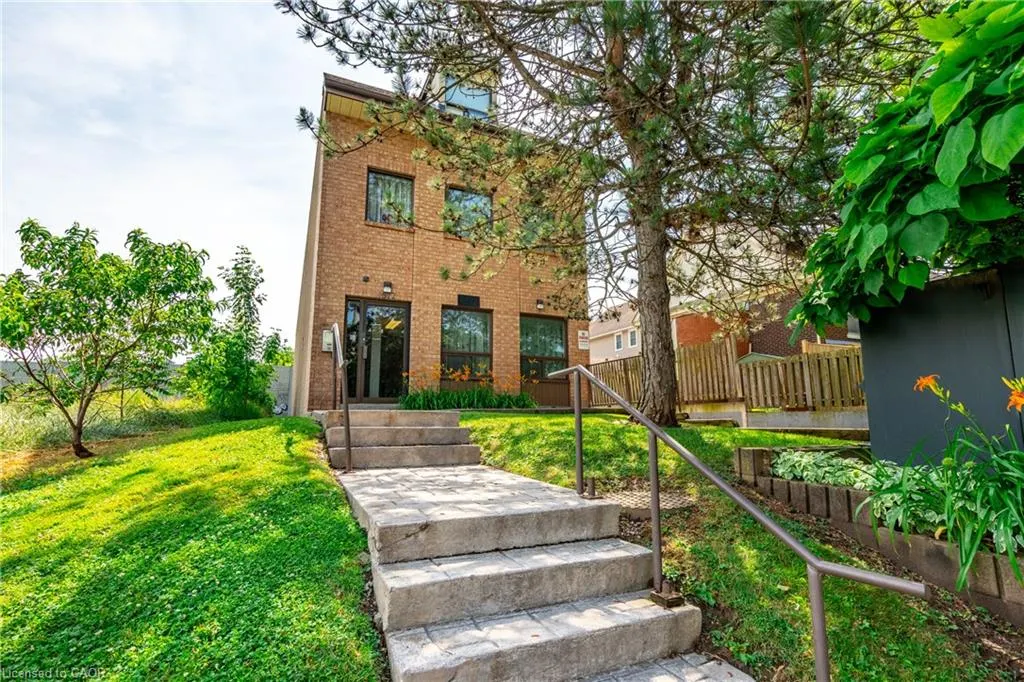 4872 Valley Way, #101