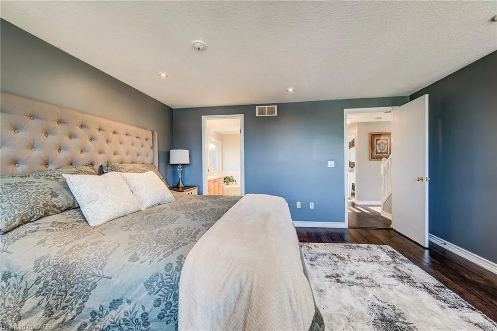 112 Amanda Walk