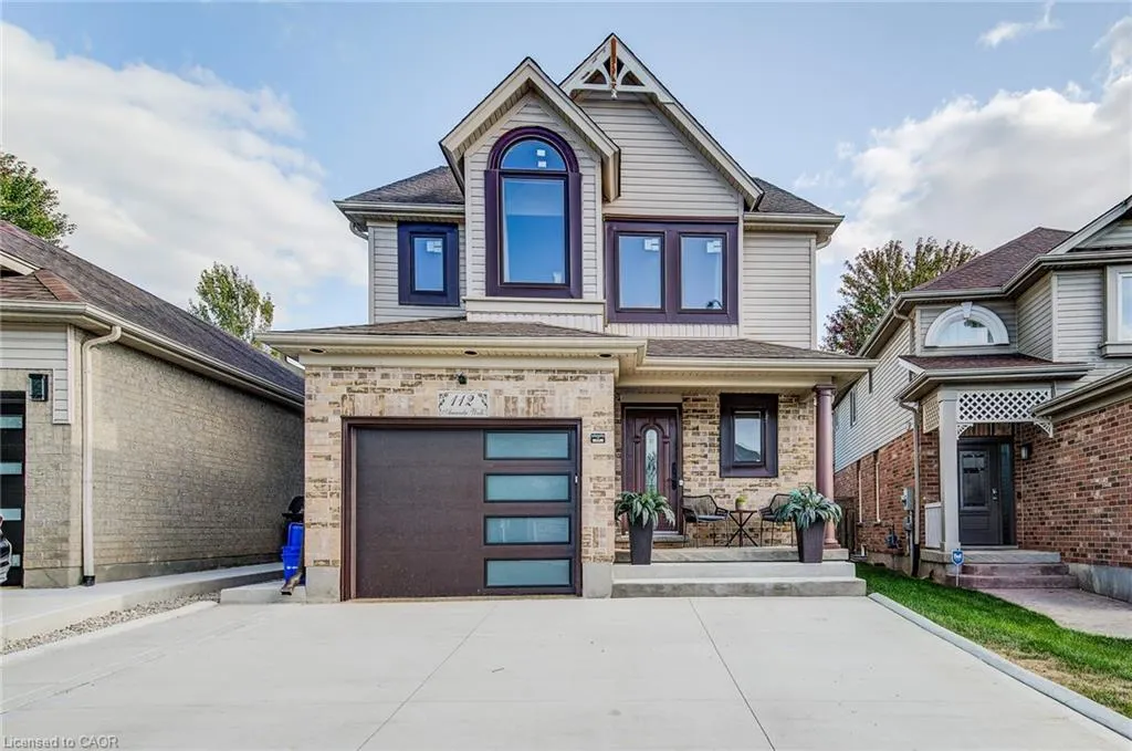 112 Amanda Walk