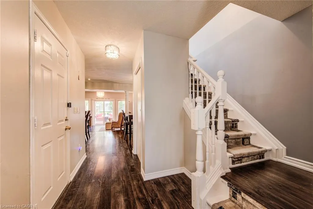 112 Amanda Walk