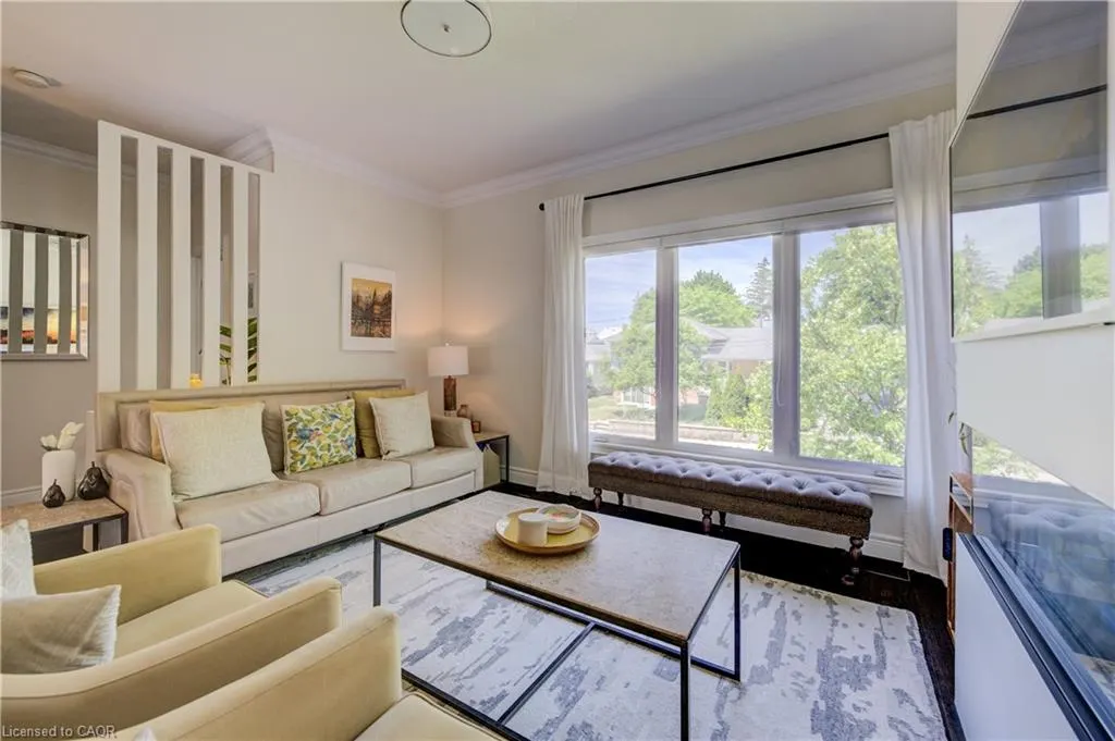 44 Flamboro Street, #7