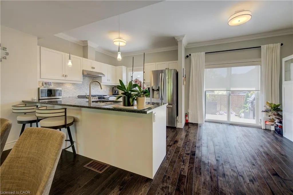 44 Flamboro Street, #7