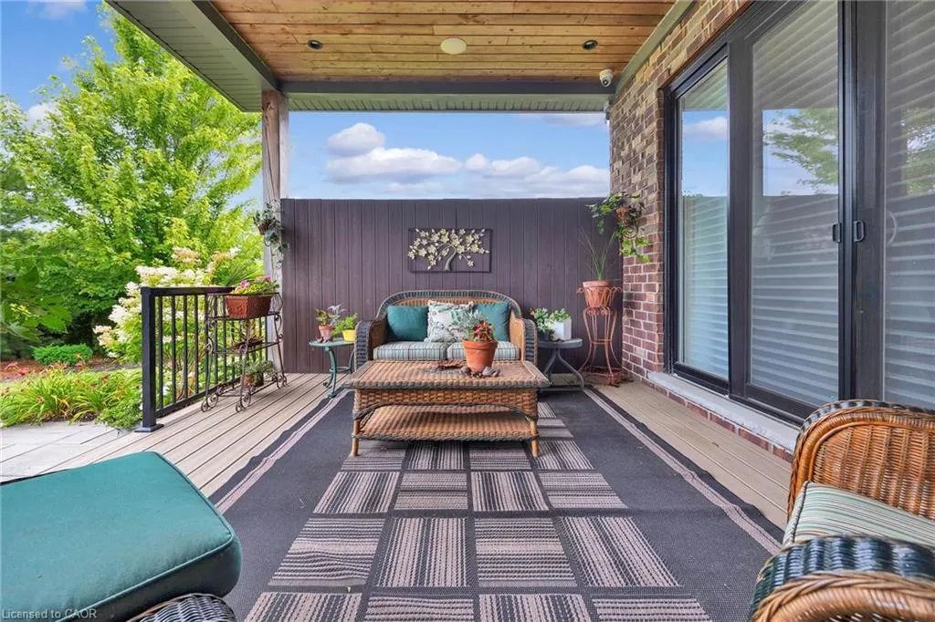 585 Regal Place