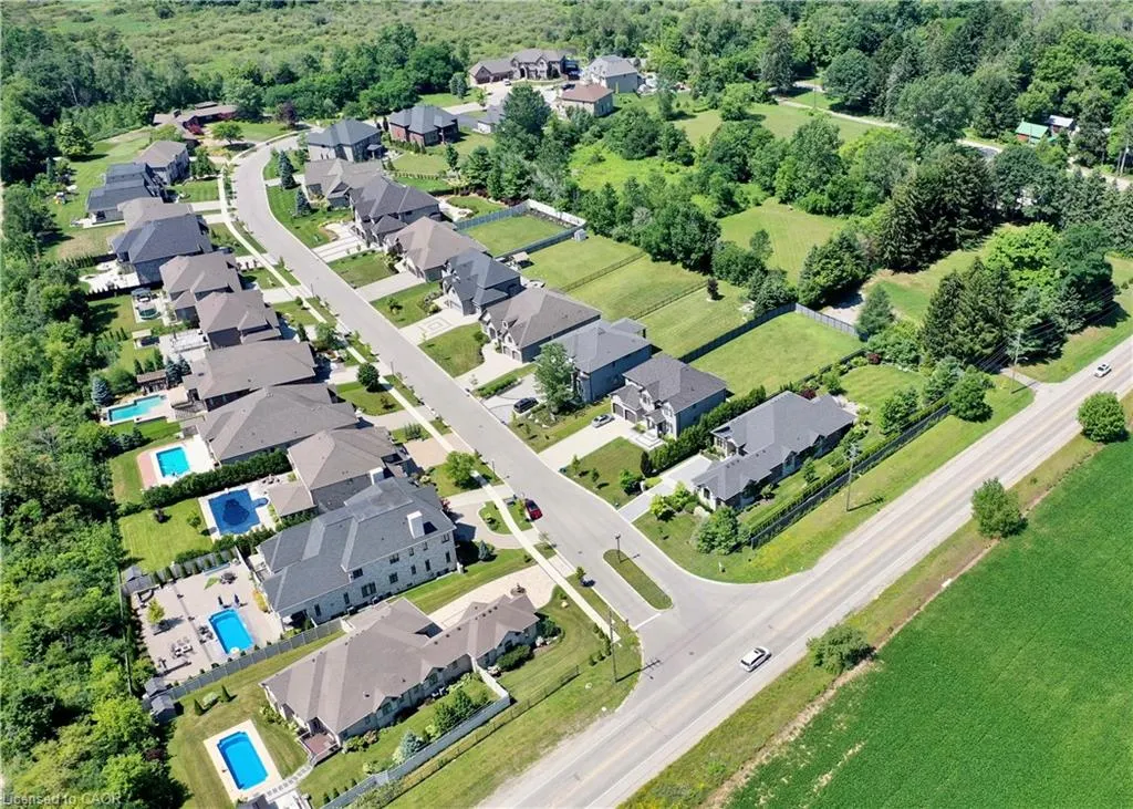 585 Regal Place