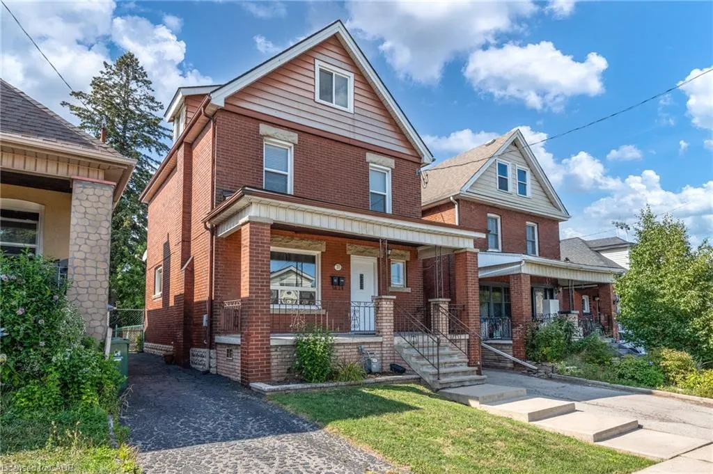 39 Connaught Avenue N