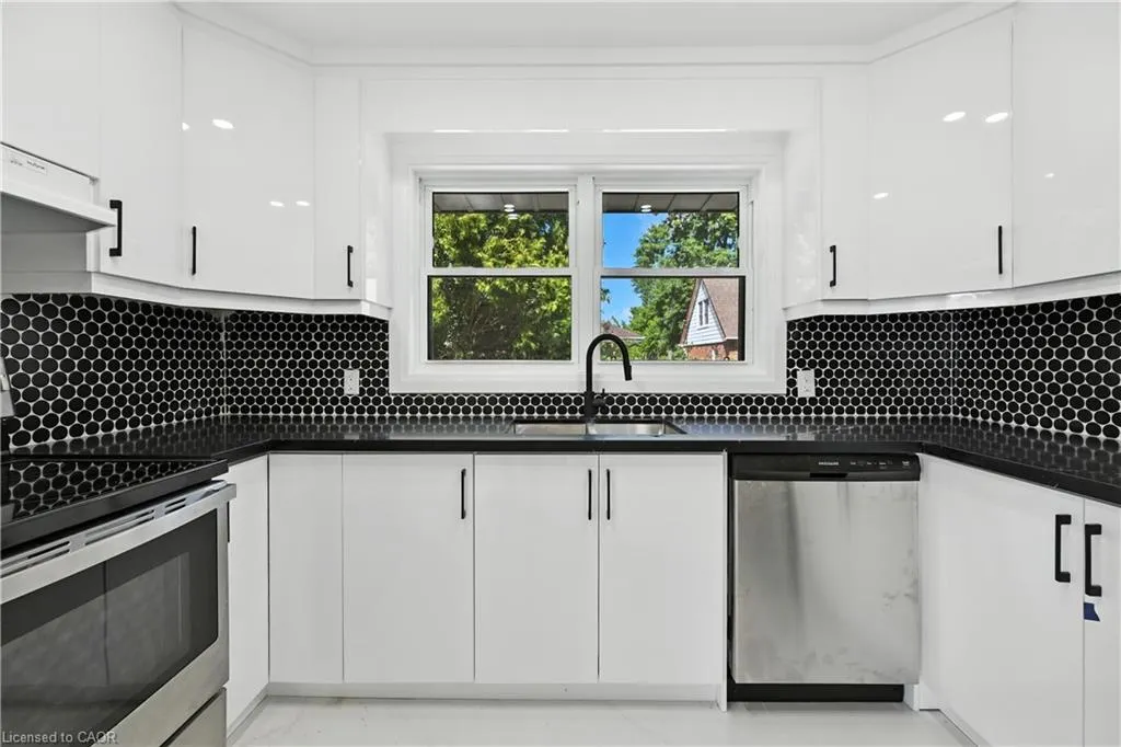 297 East 36th Street