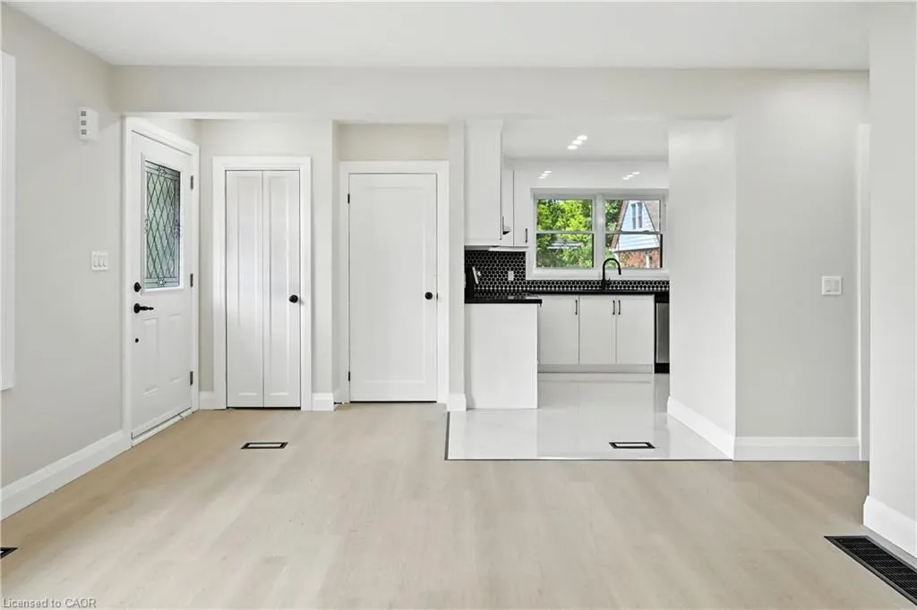 297 East 36th Street