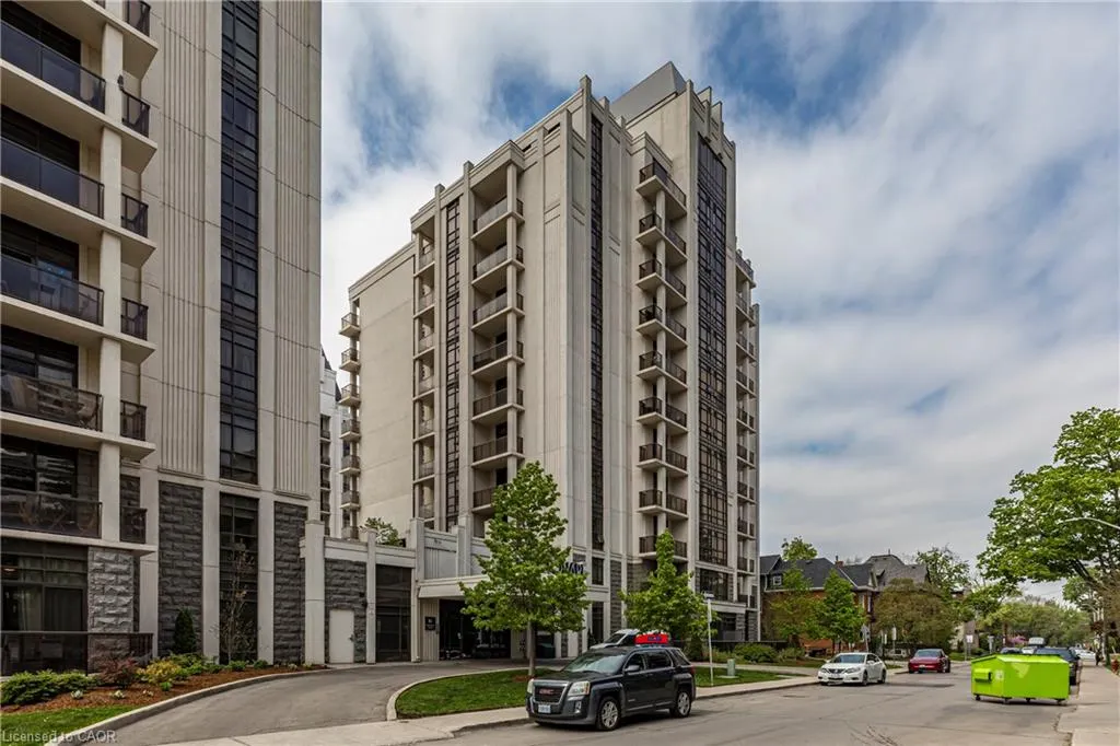 85 Robinson Street, #1010