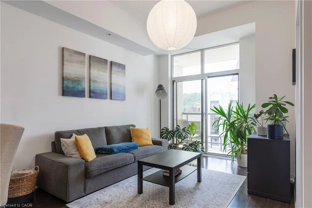 85 Robinson Street, #1010