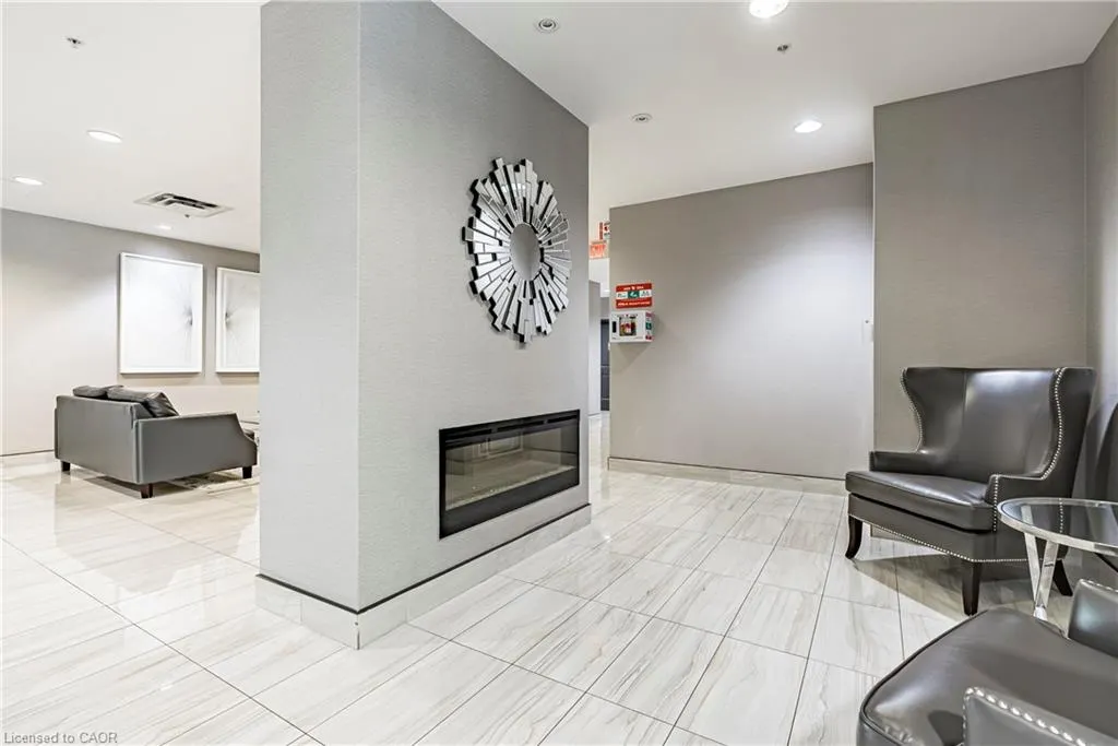 85 Robinson Street, #1010
