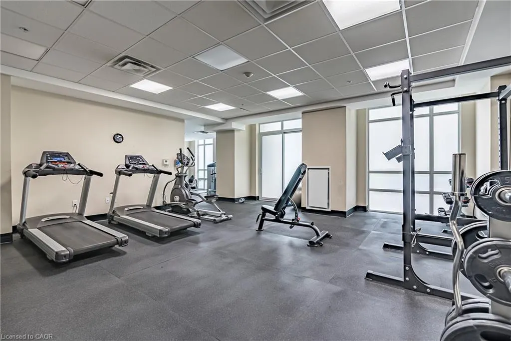 85 Robinson Street, #1010