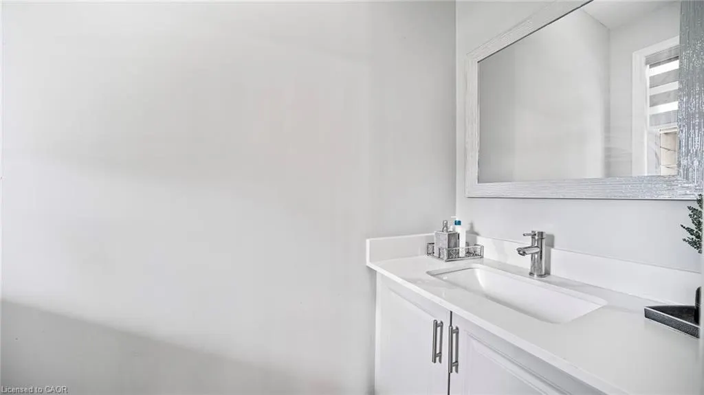 2437 West Ham Road, #Upper