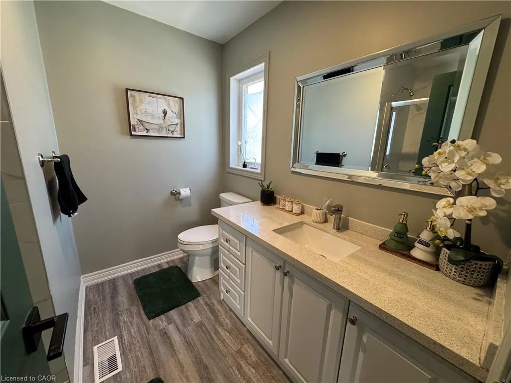 8196 Mcleod Road, #2 Upper