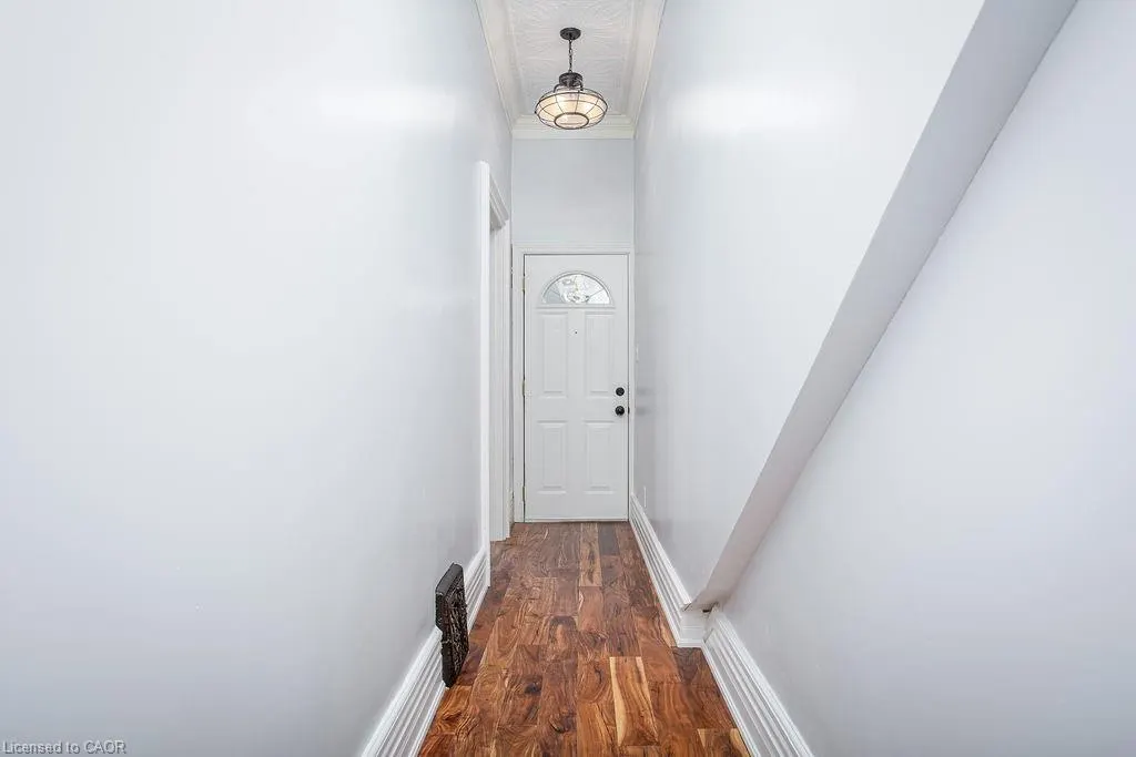 9 Stanley Avenue, #B