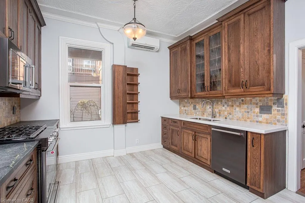 9 Stanley Avenue, #B