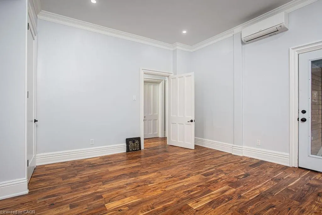 9 Stanley Avenue, #B
